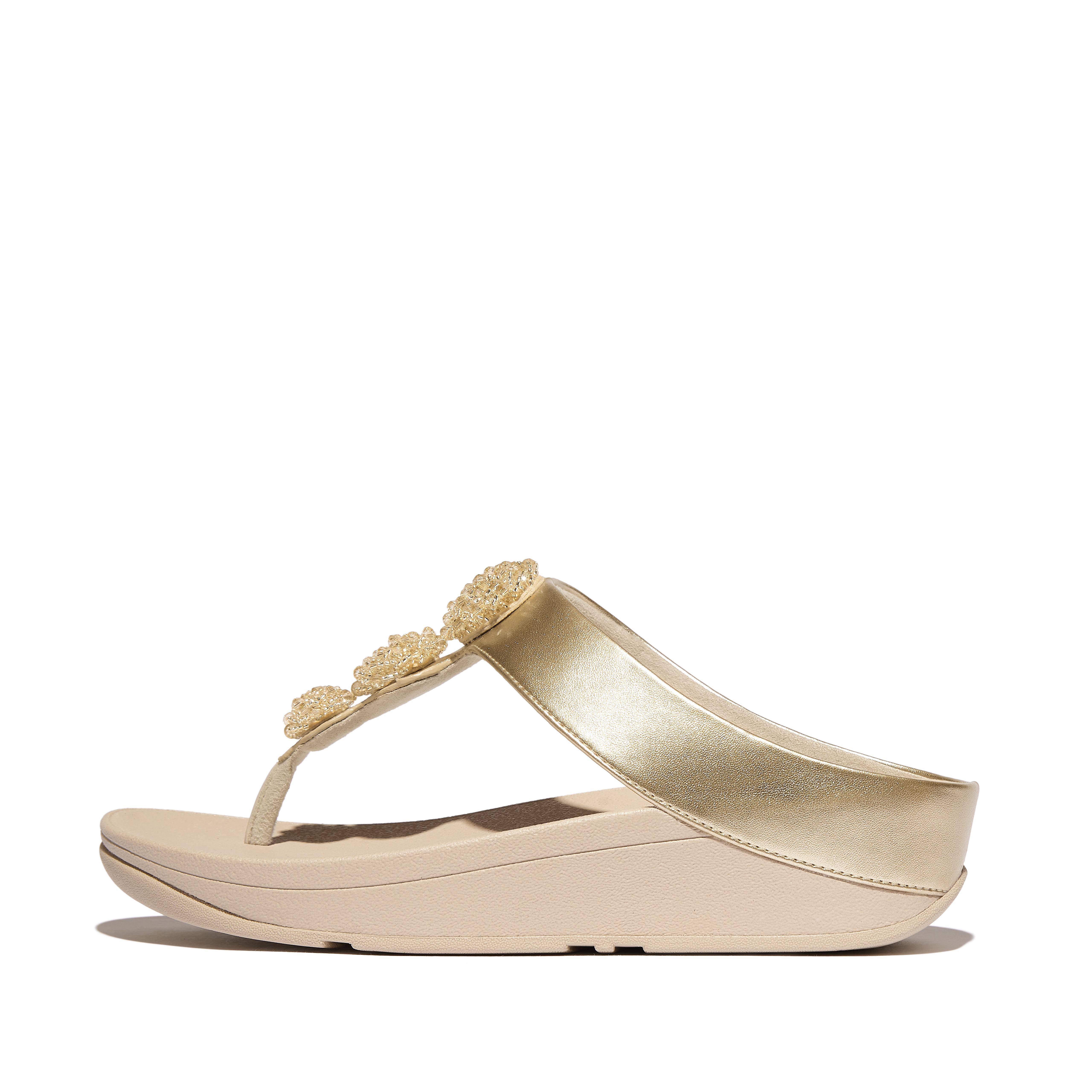 FitFlop FINO Beadie-Button Metallic Toe-Post Sandals - Platino