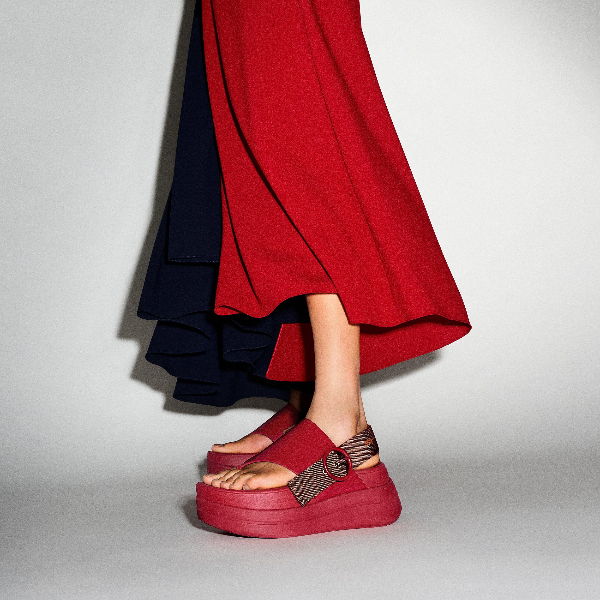 FitFlop F-MODE STACK X ROKSANDA Leather/Webbing Back-Strap Toe-Post Sandals - Crimson - Tan